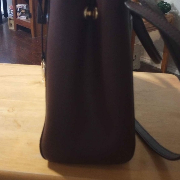 MICHAEL KORS PURSE - Picture 4 of 8